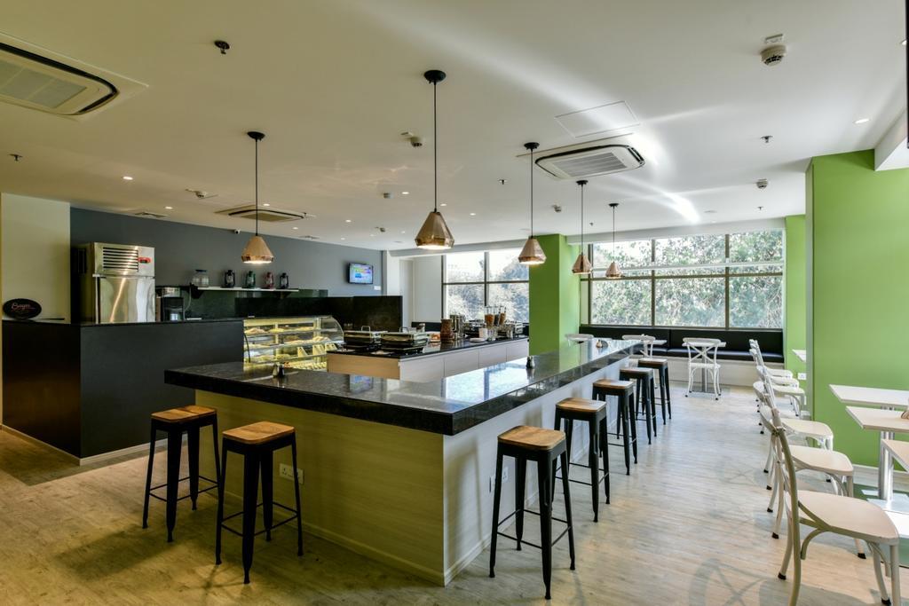 Urbanpod Hotel Мумбаи Экстерьер фото
