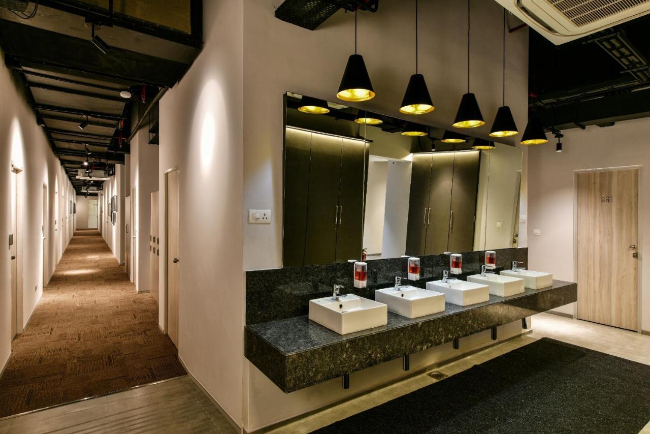 Urbanpod Hotel Мумбаи Экстерьер фото